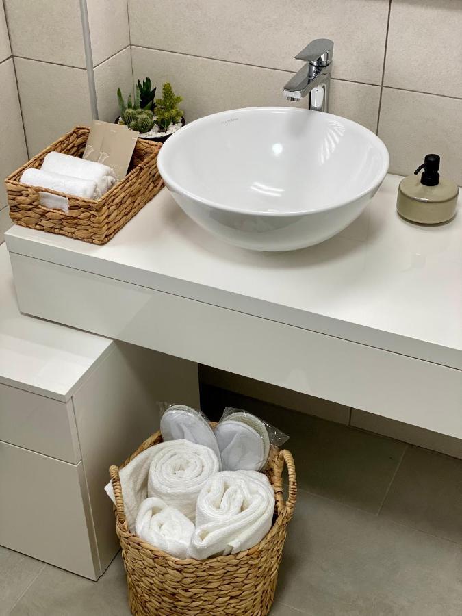 Cosy Apartments & Bistro Pufesti Ngoại thất bức ảnh