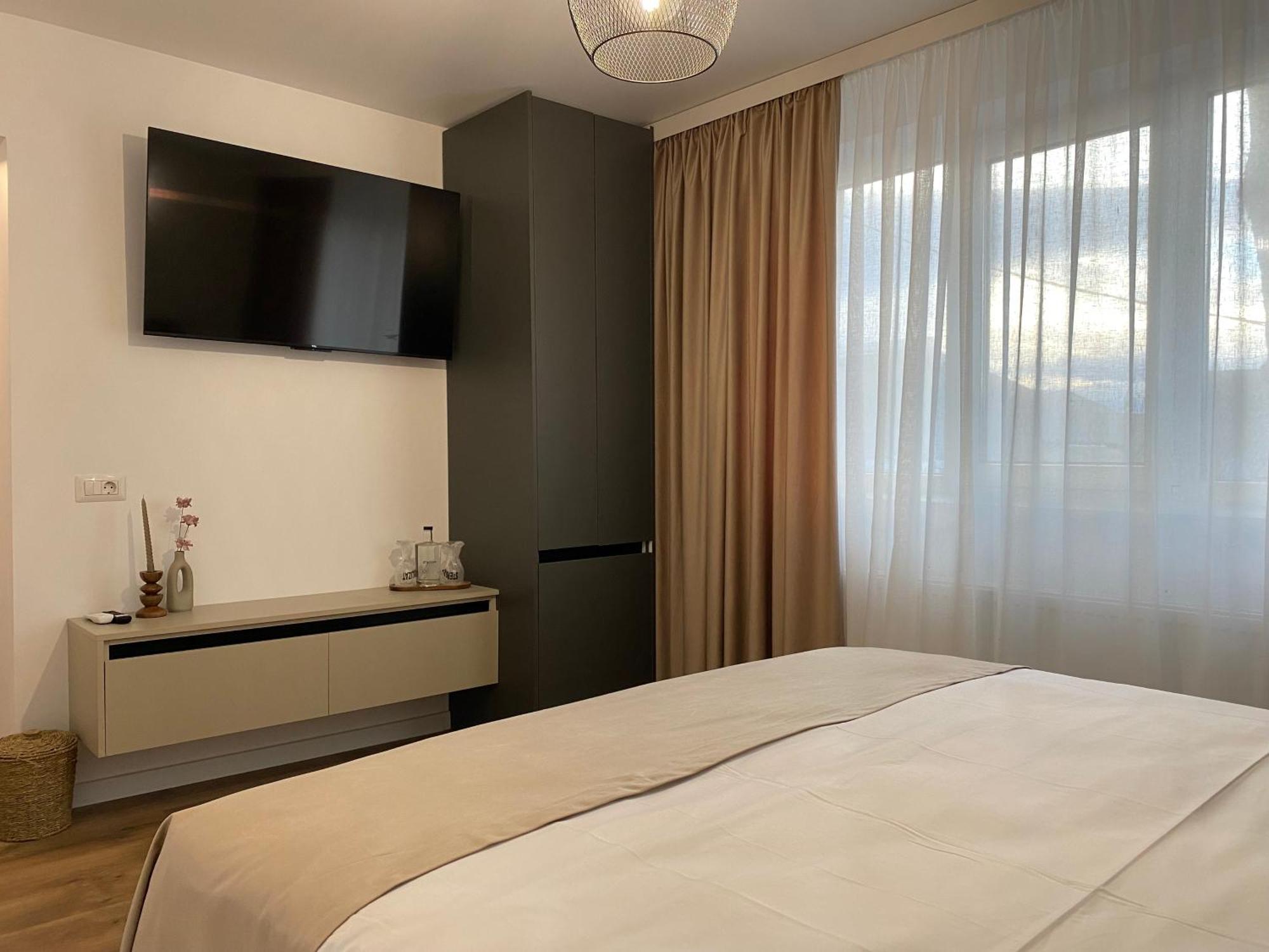 Cosy Apartments & Bistro Pufesti Ngoại thất bức ảnh