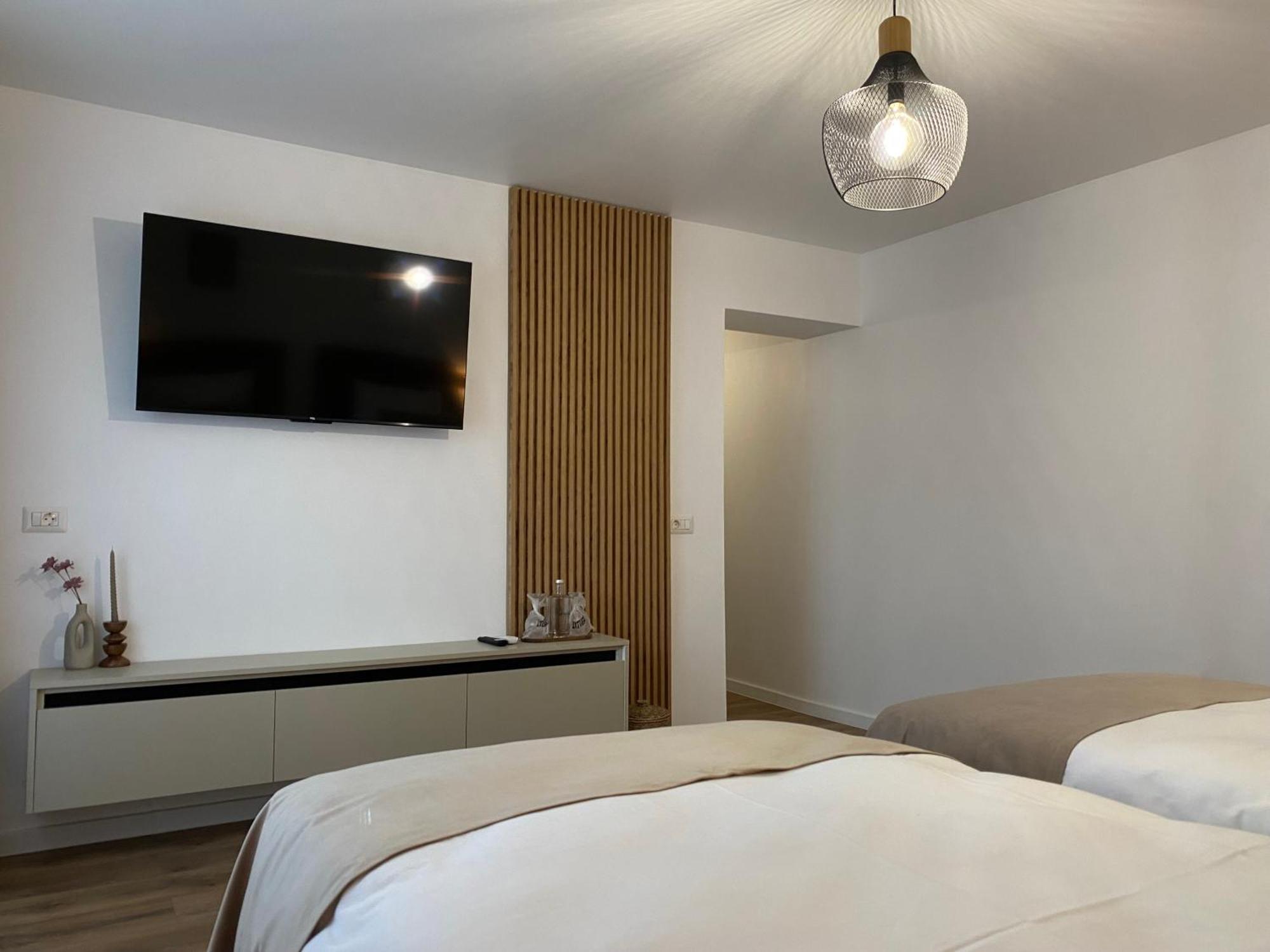 Cosy Apartments & Bistro Pufesti Ngoại thất bức ảnh